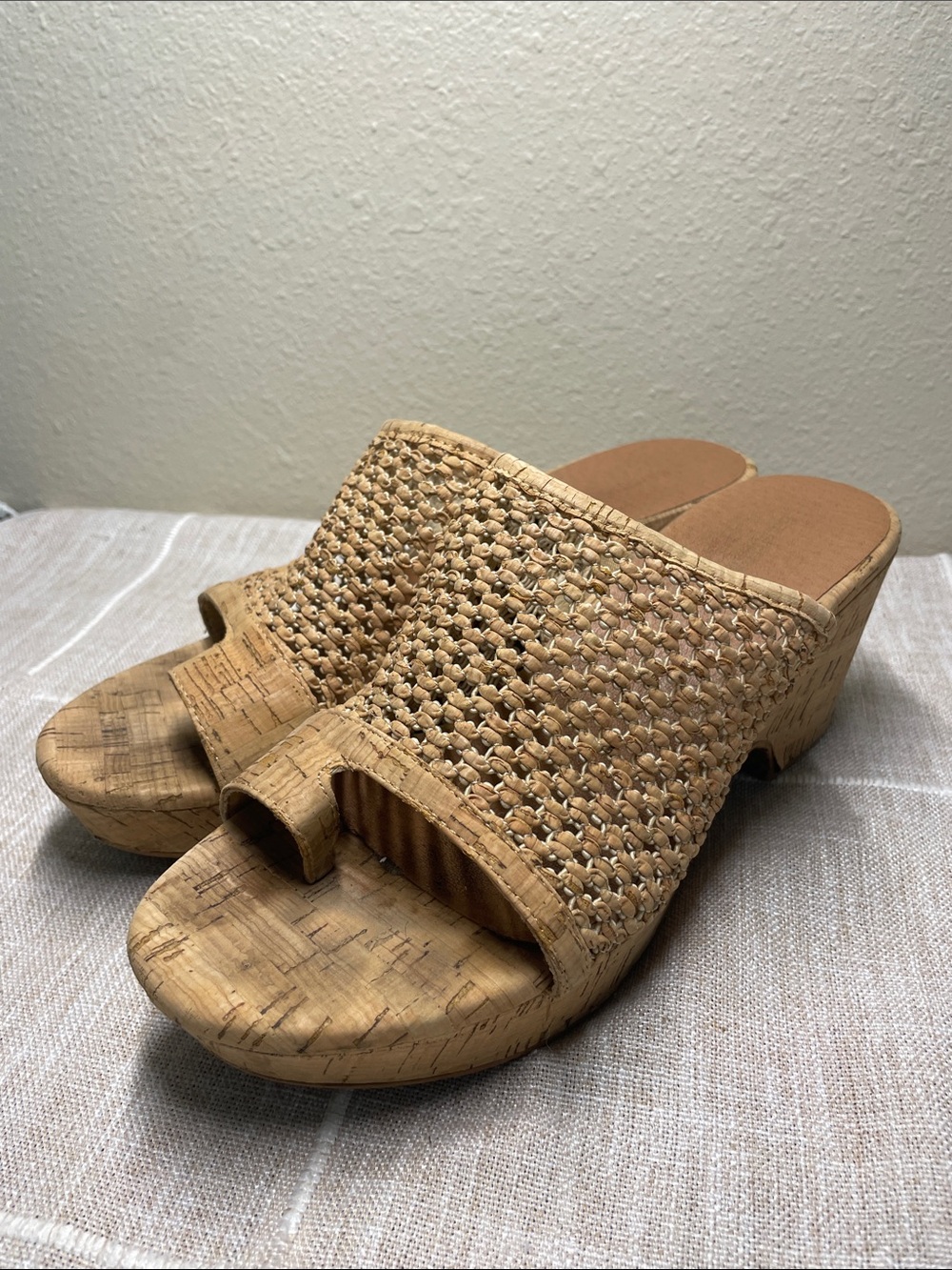 Baretraps Size 8.5 Natural Cork Bethie Wedge Sandals